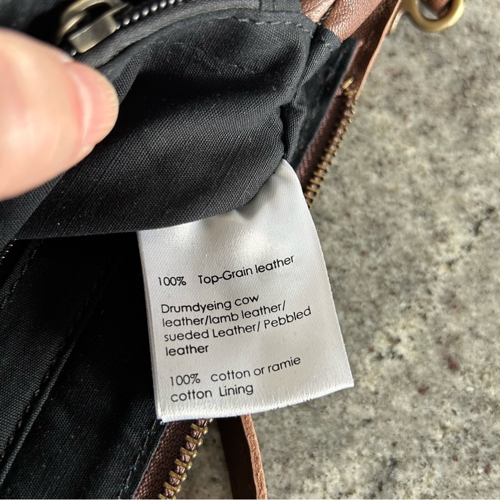 Vendange Genuine Leather Crossbody Satchel Bag - Picture 7 of 8